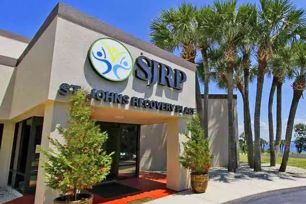 front entrance of SJRP inpatient rehab in crescent city florida.